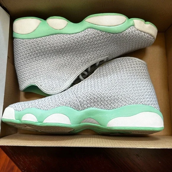 Jordan Mint Green Sneakers - Picture 4 of 4